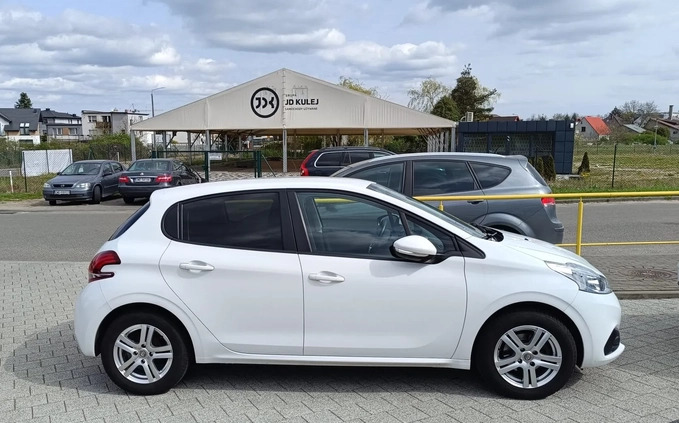 Peugeot 208 cena 38000 przebieg: 49250, rok produkcji 2017 z Gdynia małe 326